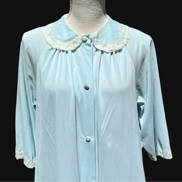 🌻VINTAGE Sears Roebuck & Co. Light Blue Nylon Robe w/ Lace Accents Size Small - Picture 5 of 14
